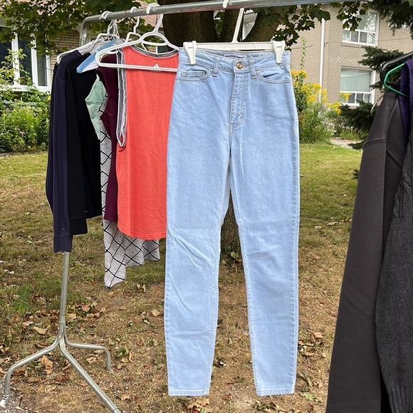 BNWOT American Apparel pencil jean in light color- size 25 - made in USA - Picture 2 of 3